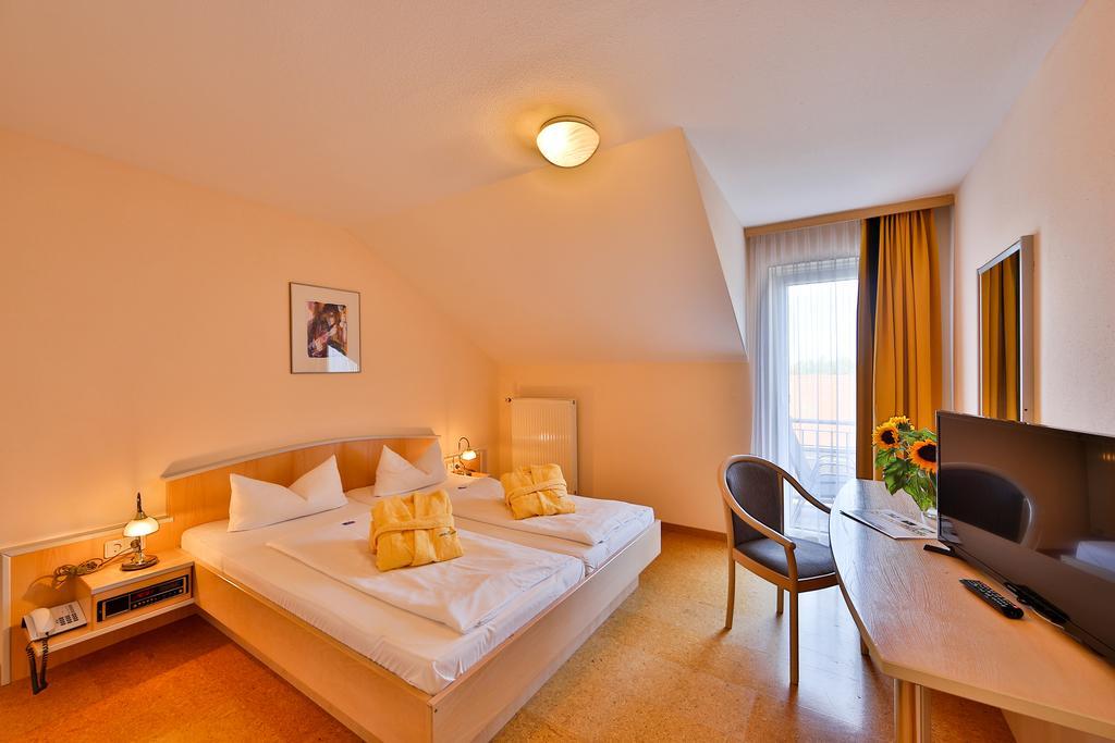 Sonnenhotel Bayerischer Hof - All Inklusive Angebote Verfuegbar Waldmünchen エクステリア 写真